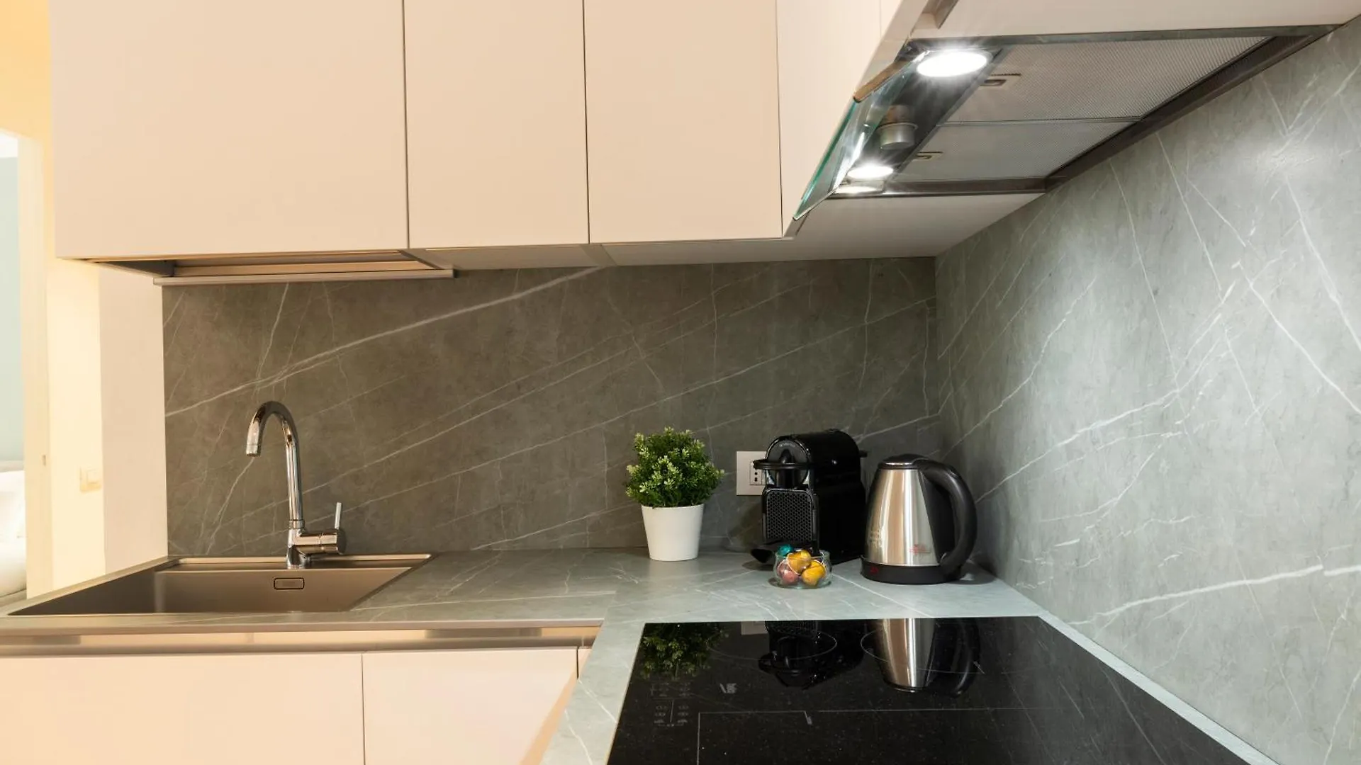 Suzzani 96 - Bicocca Area Apartment Milan