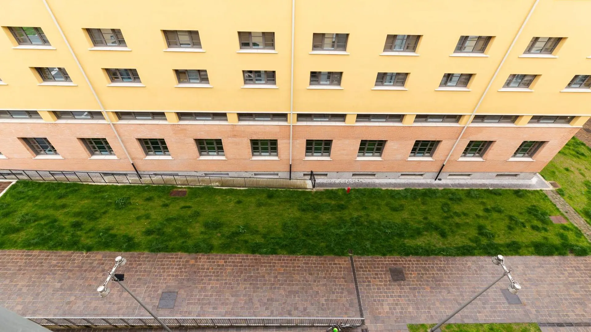 Suzzani 96 - Bicocca Area Apartment Milan Italy